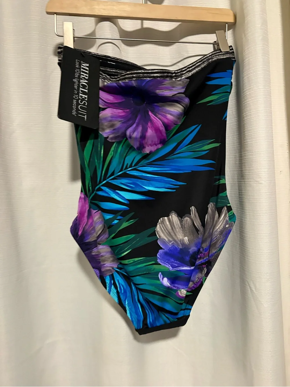 MIRACLESUIT AVANTI ONE-PIECE size 8 nwt